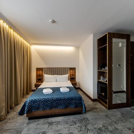 Sleep&Fly Okecie Warsaw Airport Bed & Breakfast Dış mekan fotoğraf