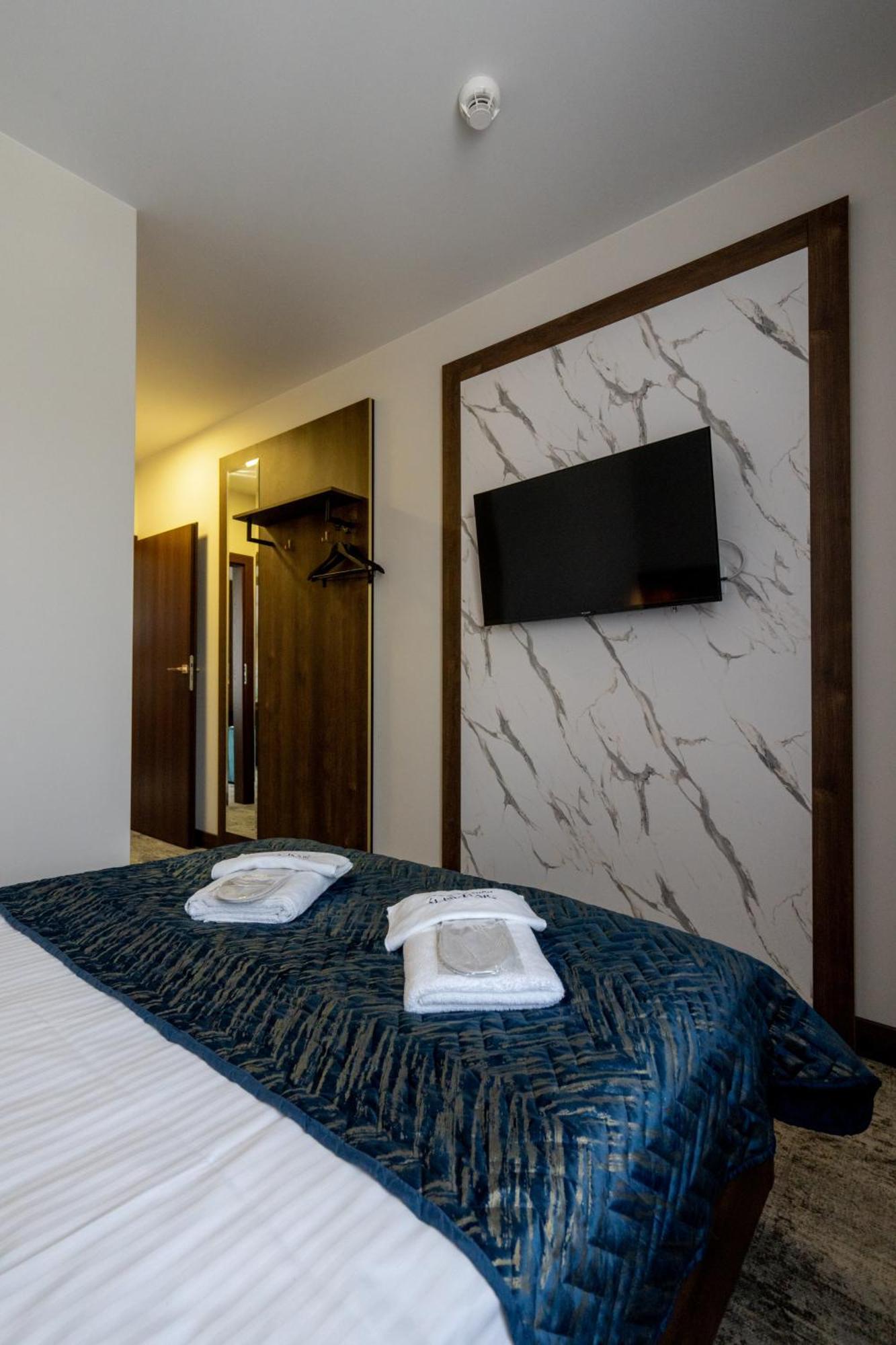 Sleep&Fly Okecie Warsaw Airport Bed & Breakfast Dış mekan fotoğraf