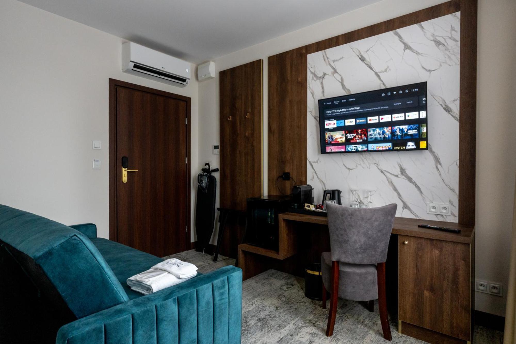 Sleep&Fly Okecie Warsaw Airport Bed & Breakfast Dış mekan fotoğraf