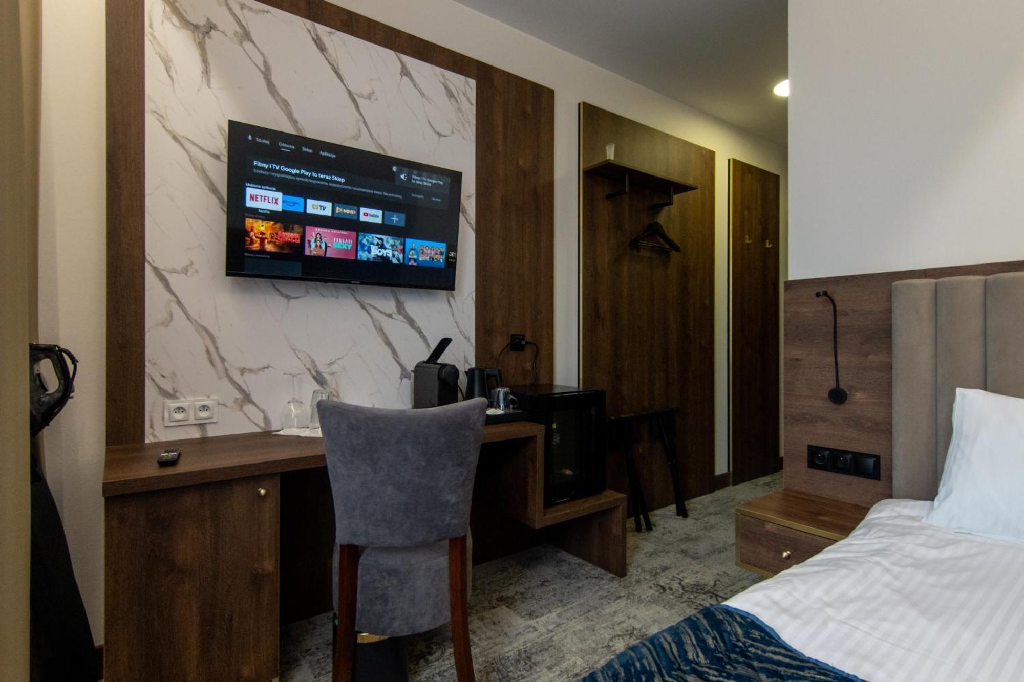 Sleep&Fly Okecie Warsaw Airport Bed & Breakfast Dış mekan fotoğraf