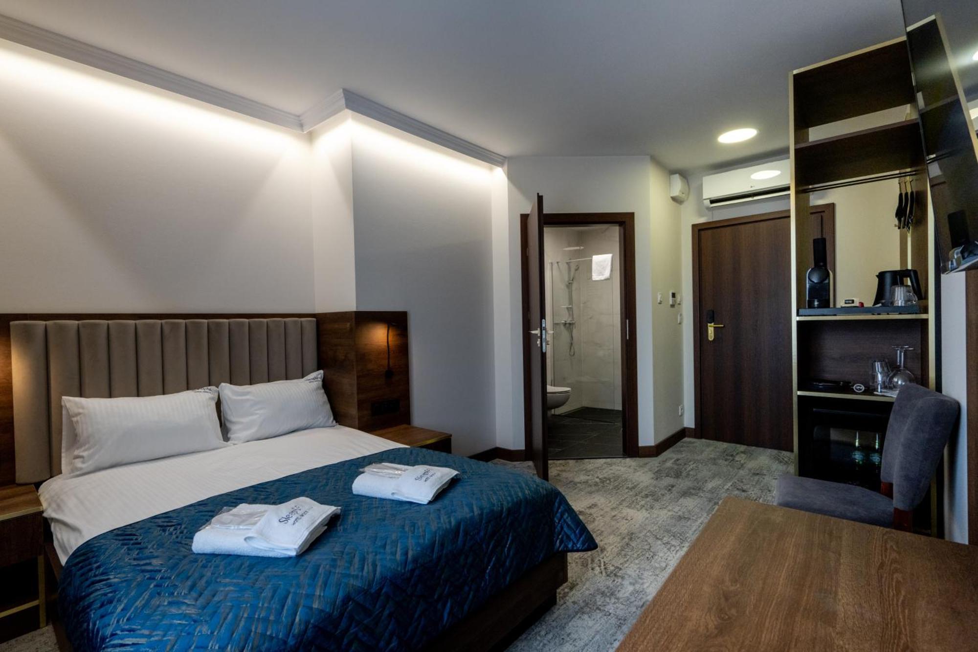 Sleep&Fly Okecie Warsaw Airport Bed & Breakfast Dış mekan fotoğraf