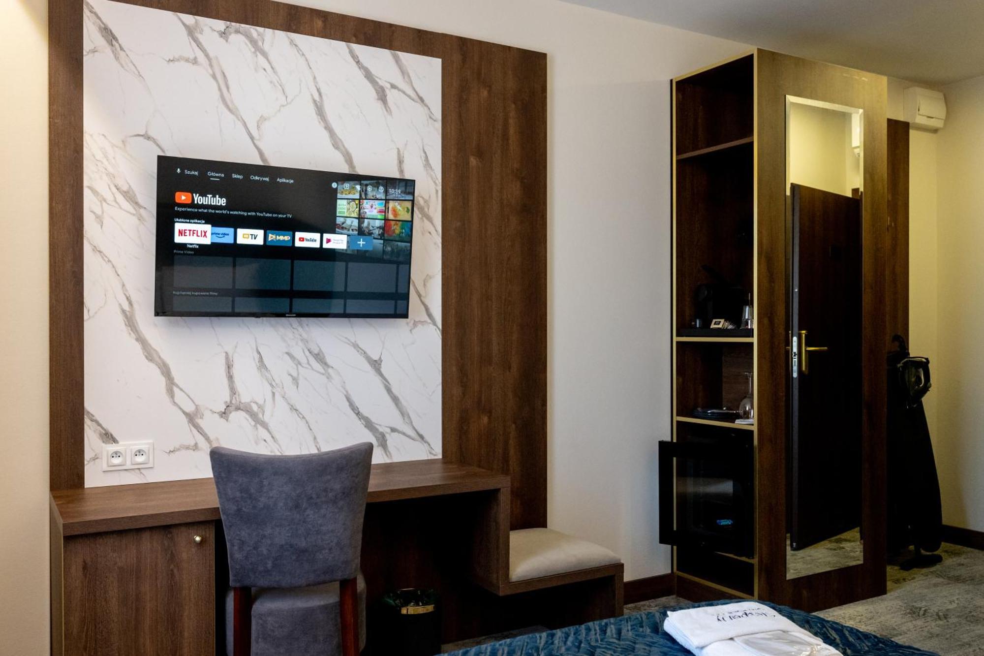 Sleep&Fly Okecie Warsaw Airport Bed & Breakfast Dış mekan fotoğraf
