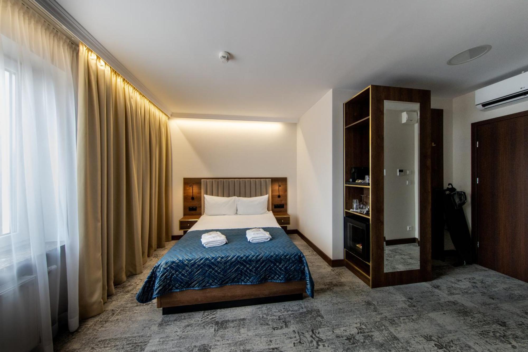 Sleep&Fly Okecie Warsaw Airport Bed & Breakfast Dış mekan fotoğraf